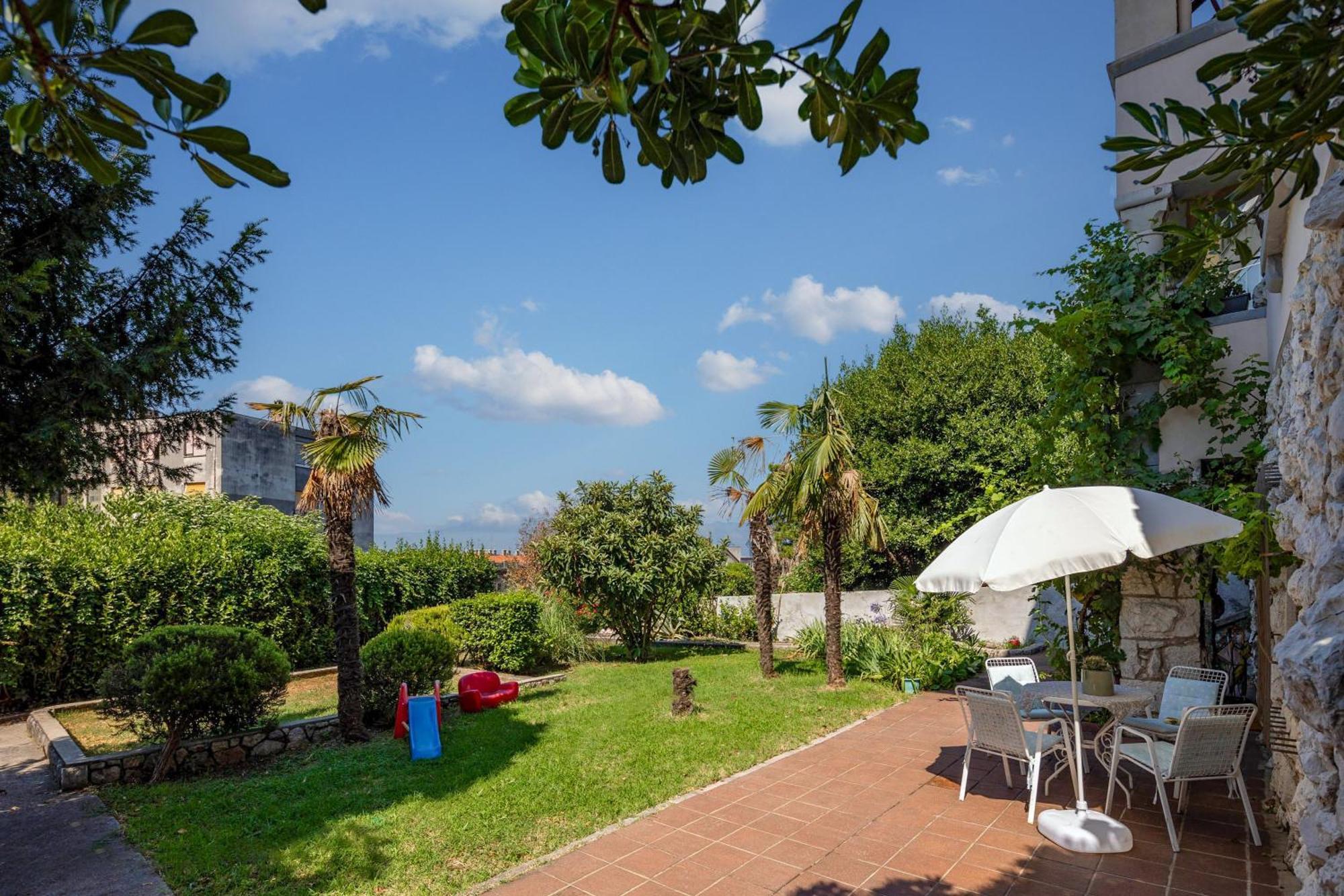 City Apartment With Garden - Happy Rentals Rijeka Exterior photo